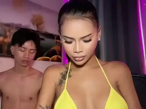 ur_holly_lexieのウェブカメラショー