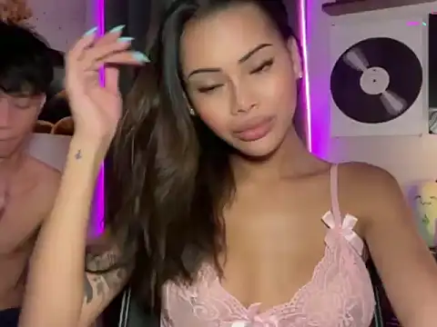 ur_holly_lexie's Webcam Show