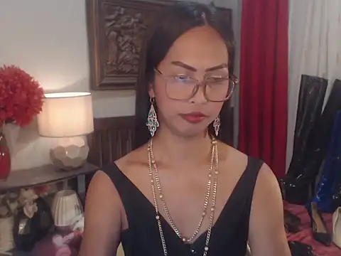 Nathalieheartt webcam show