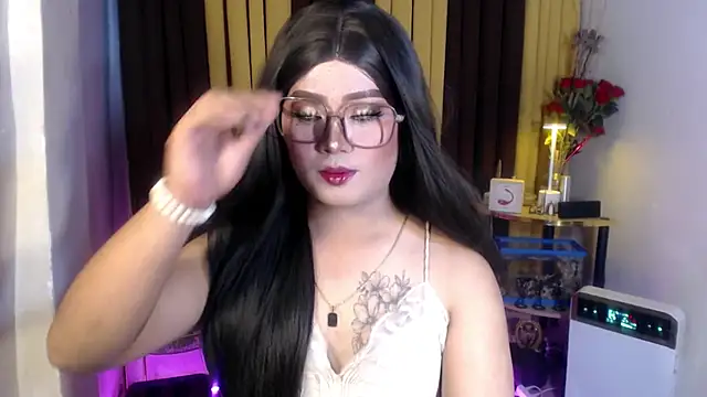 YourSweet-mich Show in webcam