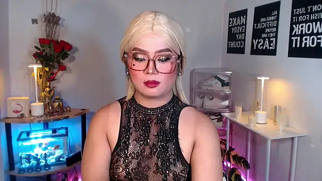 Pokazy przed kamerką – YourSweet-mich