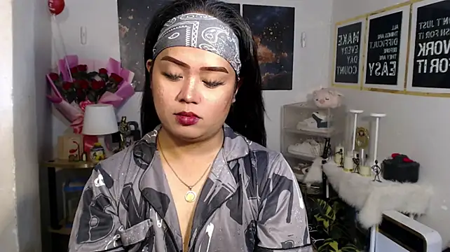 YourSweet-mich Show in webcam