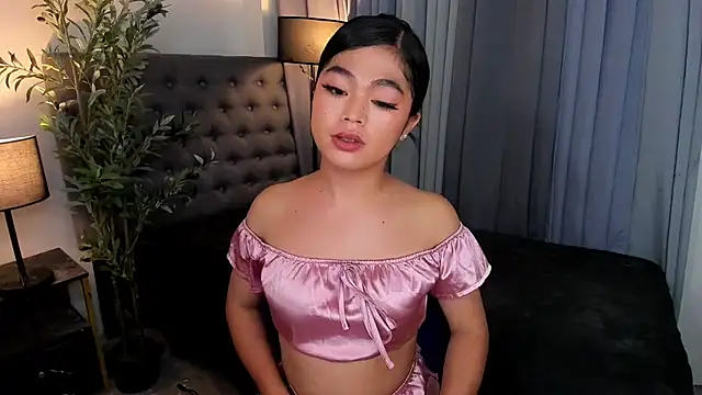 AsianHugecockAnna 网络视讯表演