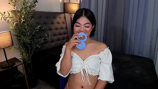 AsianHugecockAnna webcam show