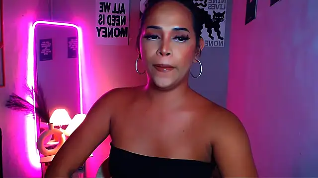 Lorainnelustts Show Webcam