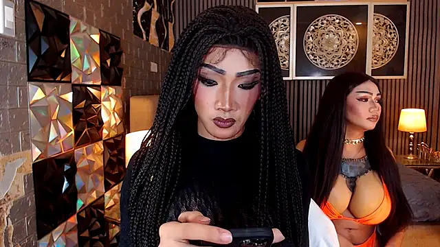 lhexiecollins Show in webcam