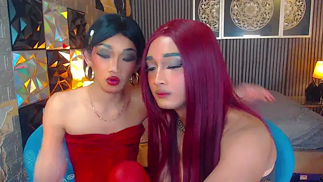 Show modela lhexiecollins na web-kameri
