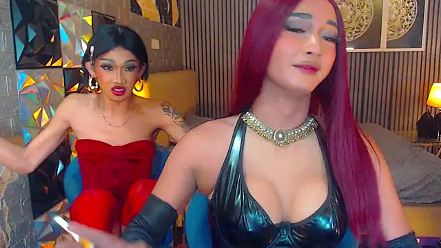 Show modela lhexiecollins na web-kameri