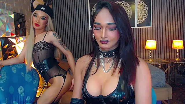 Show modela lhexiecollins na web-kameri