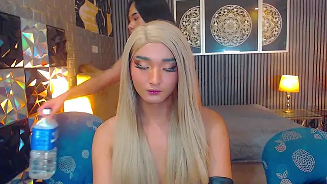 lhexiecollins' Webcam Show
