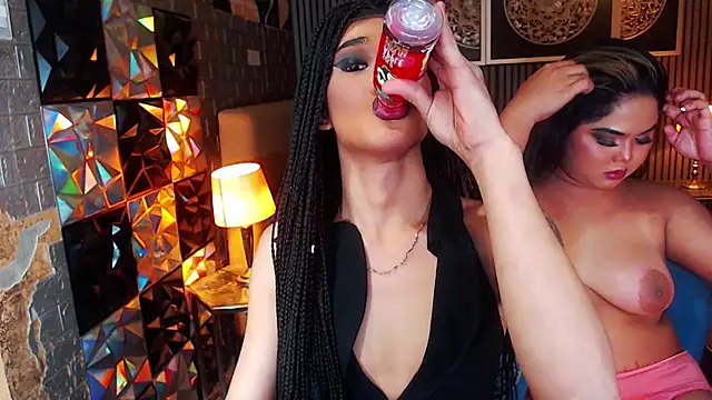 lhexiecollins Show in webcam