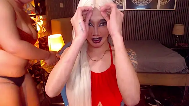 lhexiecollins Show in webcam