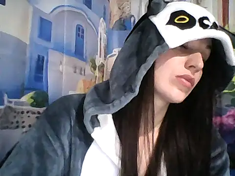 Qinini Show in webcam