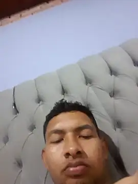 averth webcam show