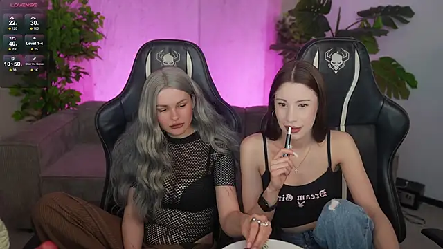 Selena_Glow Webcam show