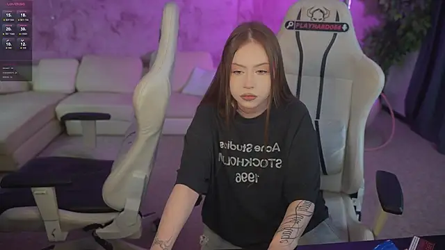 Pokój czatu na żywo – Selena_Glow