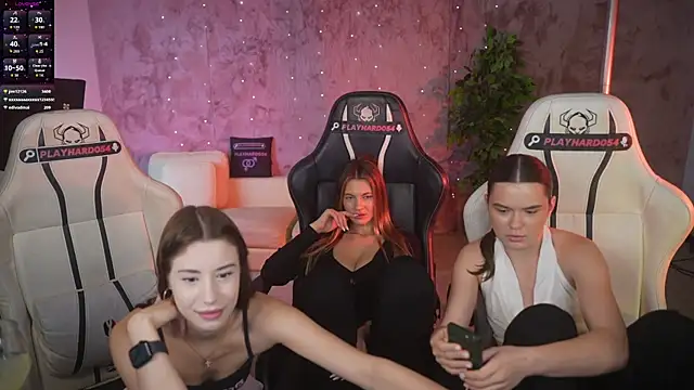 Selena_Glow webkamerás műsora