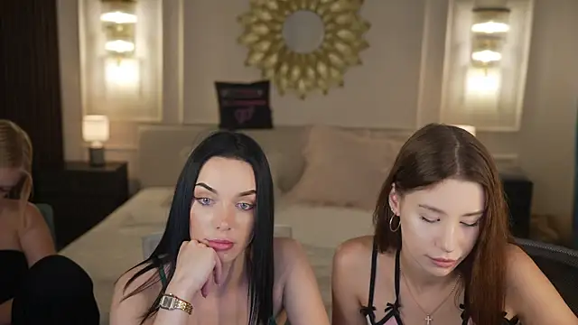 Show modela Selena_Glow na web-kameri