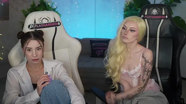 Selena_Glow Webcam show
