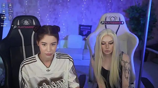 Selena_Glow Webcam show