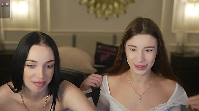 Selena_Glow Chat XXX live