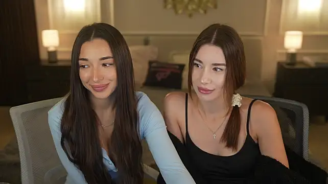 Selena_Glow webcam show