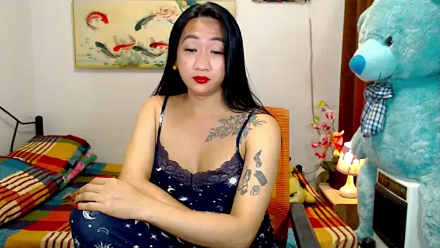 LovelyQueen69 网络视讯表演