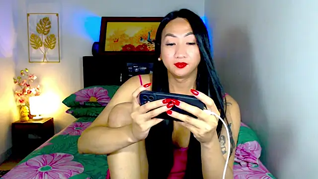 Pokazy przed kamerką – LovelyQueen69
