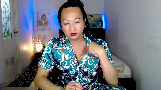 LovelyQueen69 网络视讯表演