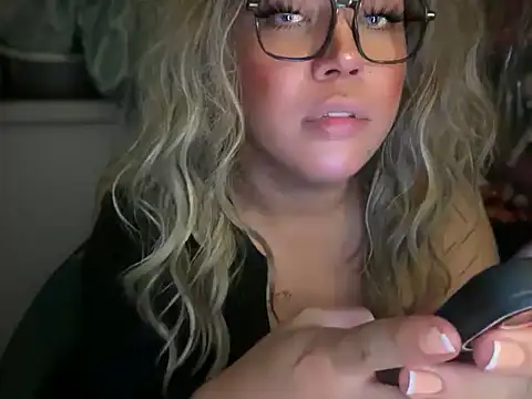 caligirlnikita Webcam show