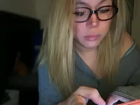 caligirlnikita's Webcam Show