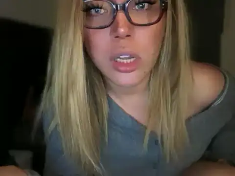 caligirlnikita 网络 视讯表演