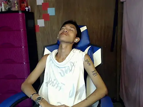riks_tyler Pertunjukan Webcam