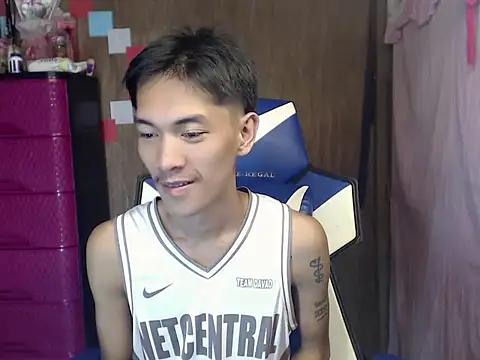 riks_tyler Pertunjukan Webcam