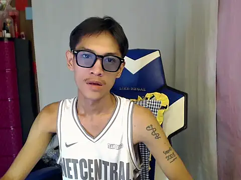 riks_tyler Pertunjukan Webcam