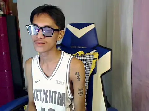 riks_tyler Pertunjukan Webcam