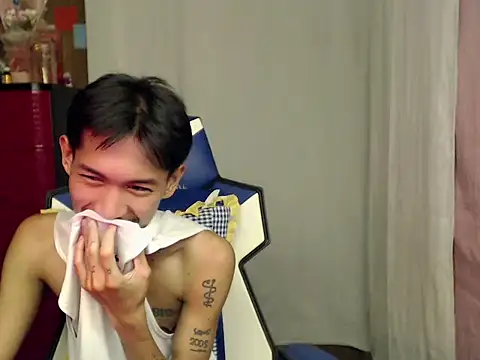 riks_tyler Pertunjukan Webcam