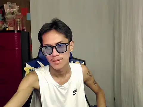 riks_tyler Adlı Modelin Web Kamerası Şovu