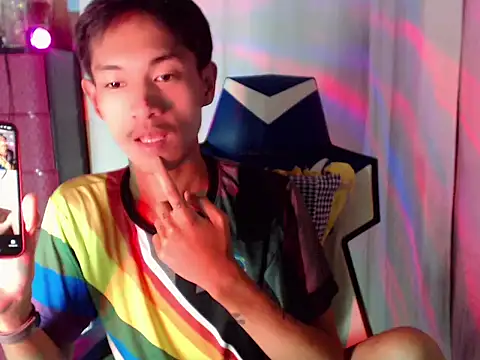 Show modela riks_tyler na web-kameri