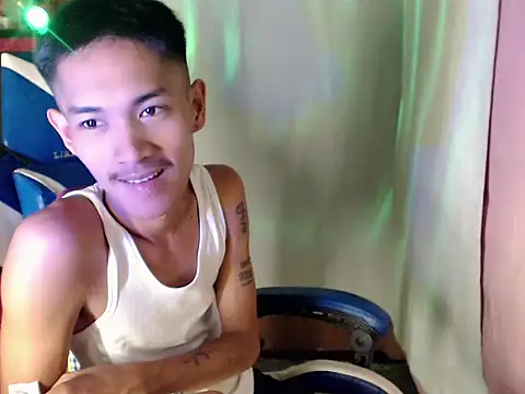 riks_tyler Pertunjukan Webcam