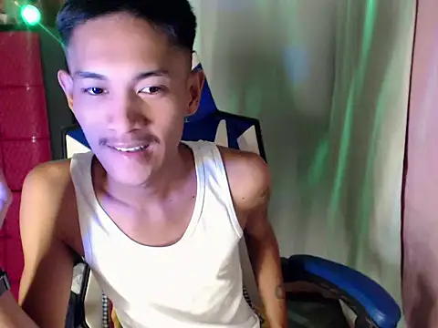 riks_tyler Pertunjukan Webcam