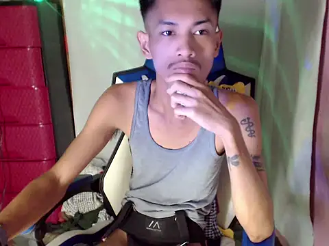riks_tyler Pertunjukan Webcam