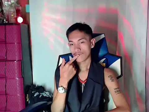 riks_tyler Pertunjukan Webcam