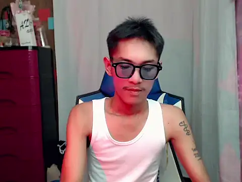riks_tyler Pertunjukan Webcam