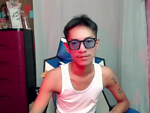 riks_tyler Pertunjukan Webcam