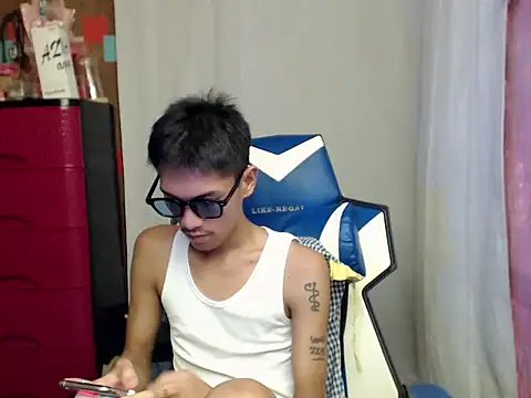 riks_tyler Pertunjukan Webcam