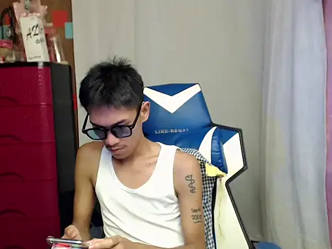 riks_tyler Pertunjukan Webcam