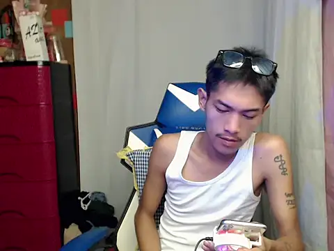 riks_tyler Pertunjukan Webcam