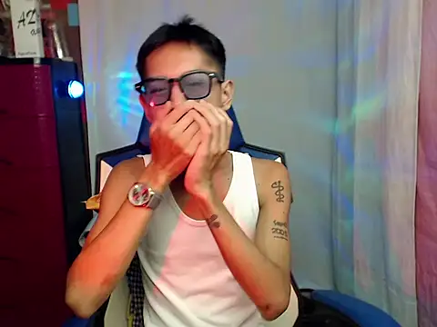 riks_tyler Pertunjukan Webcam