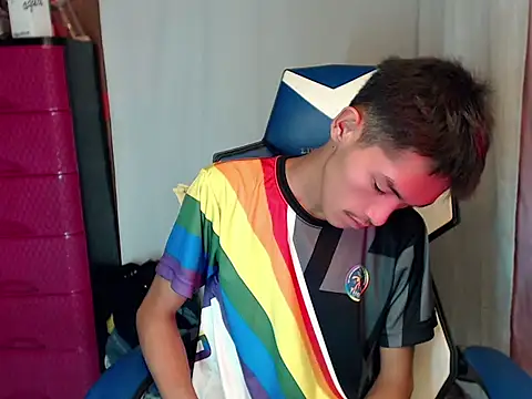 Show modela riks_tyler na web-kameri